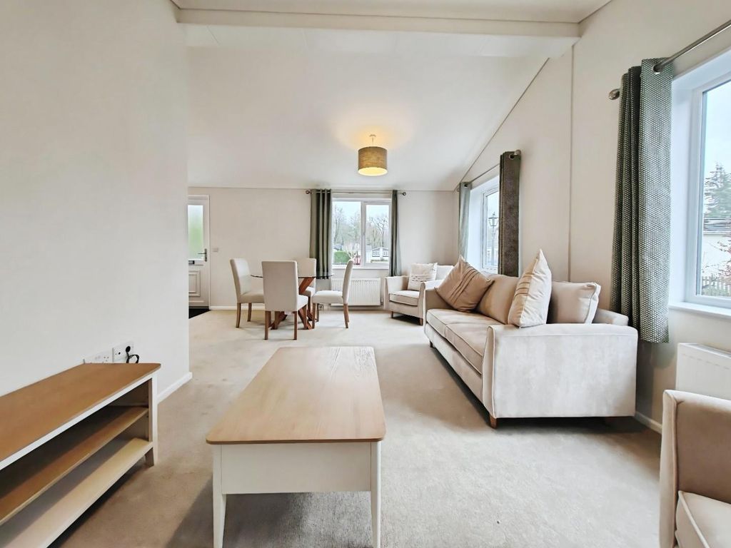 Property photo 3 of 9 67A3A545-1000003694.Jpg