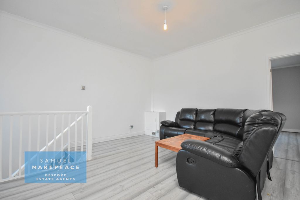 Property photo 3 of 10 Gallery