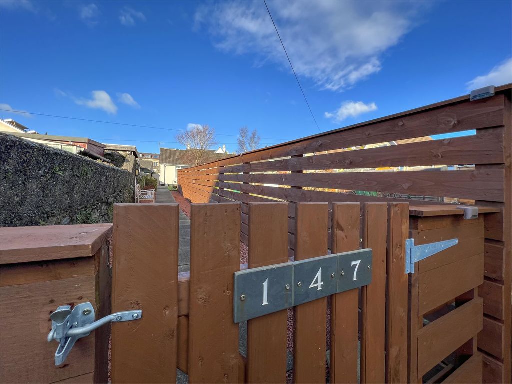 Property photo 3 of 24