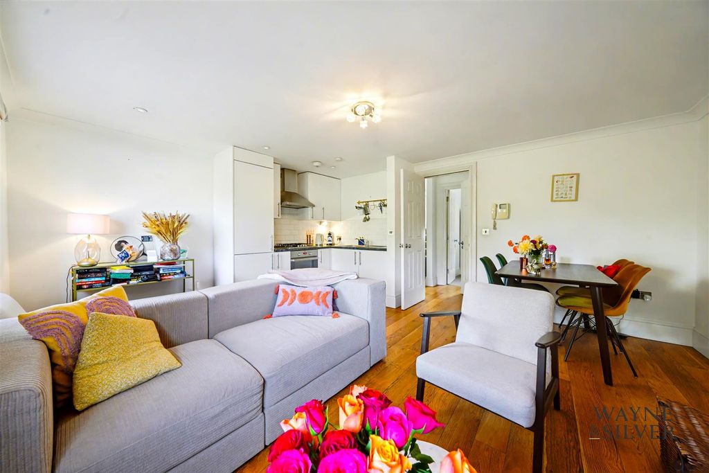 Property photo 3 of 12