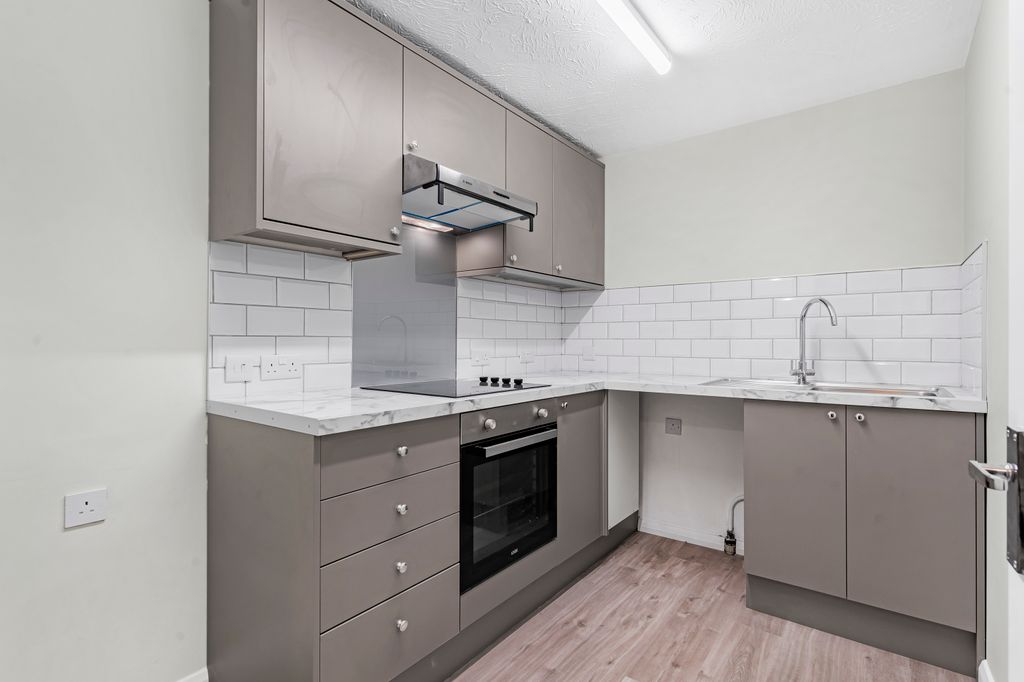 Property photo 2 of 17 12_61762
