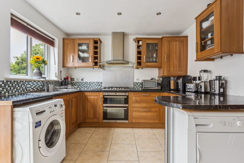 Property photo 3 of 17 Photo 6