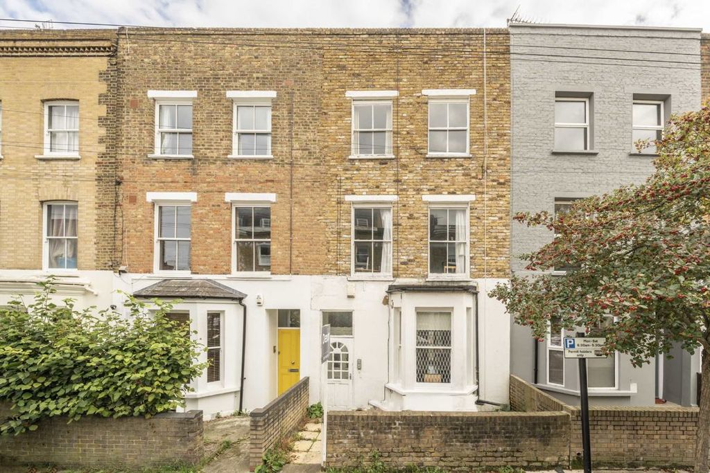 Property photo 1 of 5