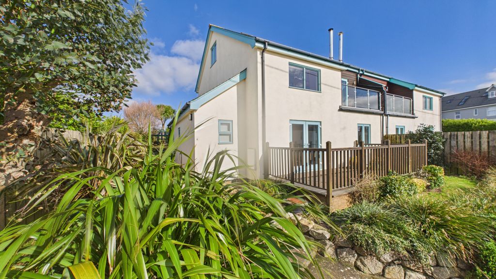 Property photo 1 of 21 4Â Bedroom Semi-Detached House For Sale