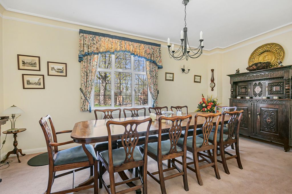 Property photo 3 of 39 Dining Room