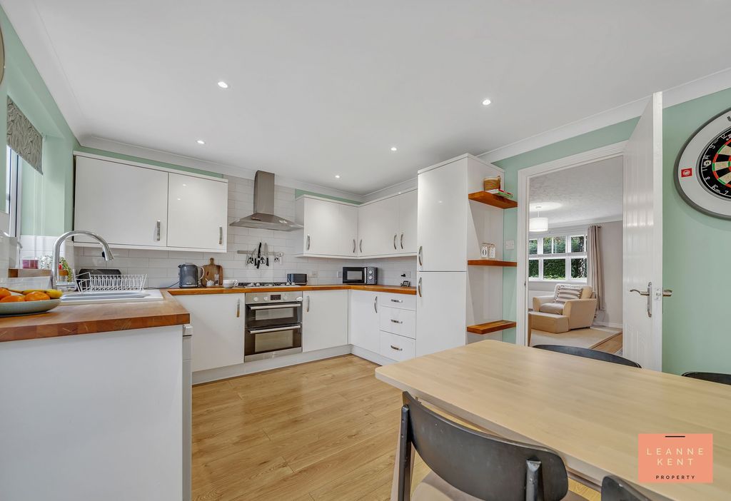 Property photo 3 of 35