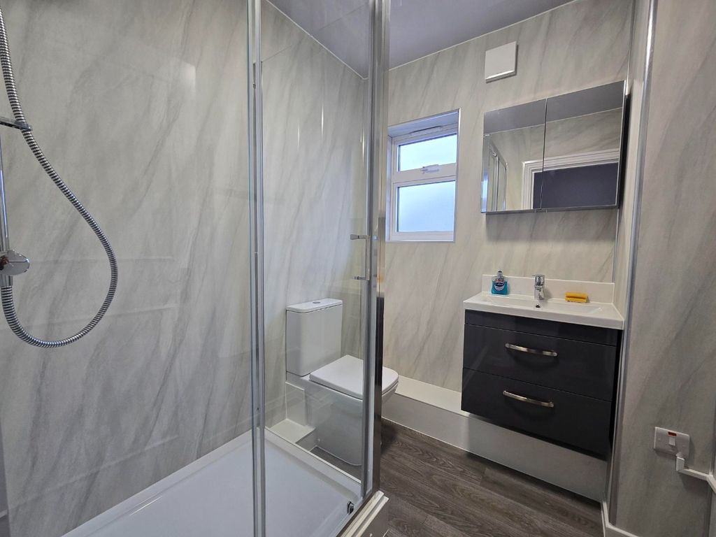 Property photo 2 of 4 4820101