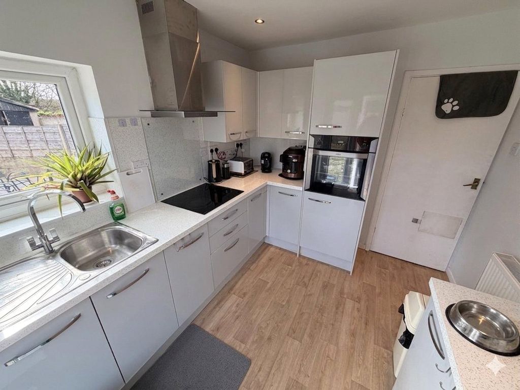 Property photo 3 of 20 Picture No. 18