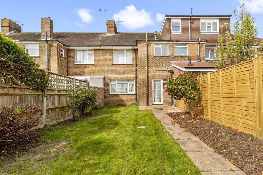 Property photo 3 of 18 34 Guildford Road-009.Jpg