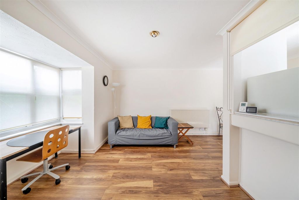 Property photo 3 of 13 1355736-2-68c958469F7Cb.Jpg