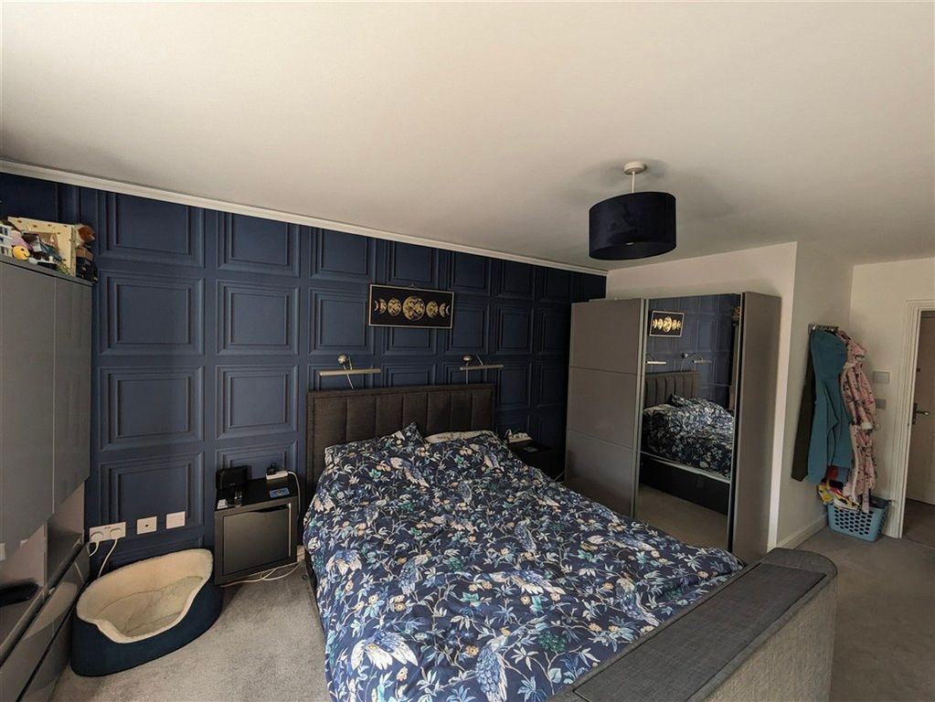 Property photo 3 of 8 Bedroom 1