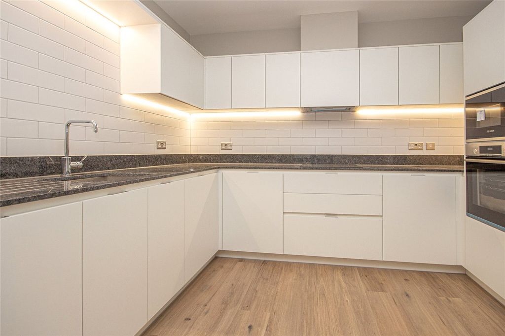 Property photo 2 of 11 Kitchen