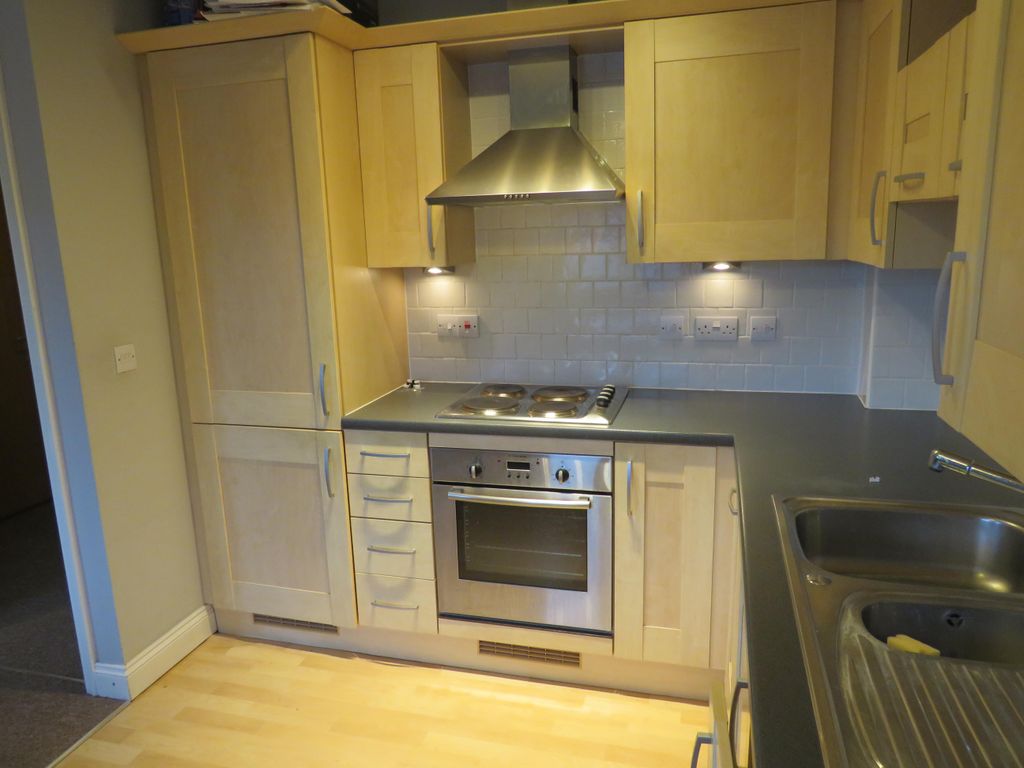Property photo 3 of 7 Kitchen