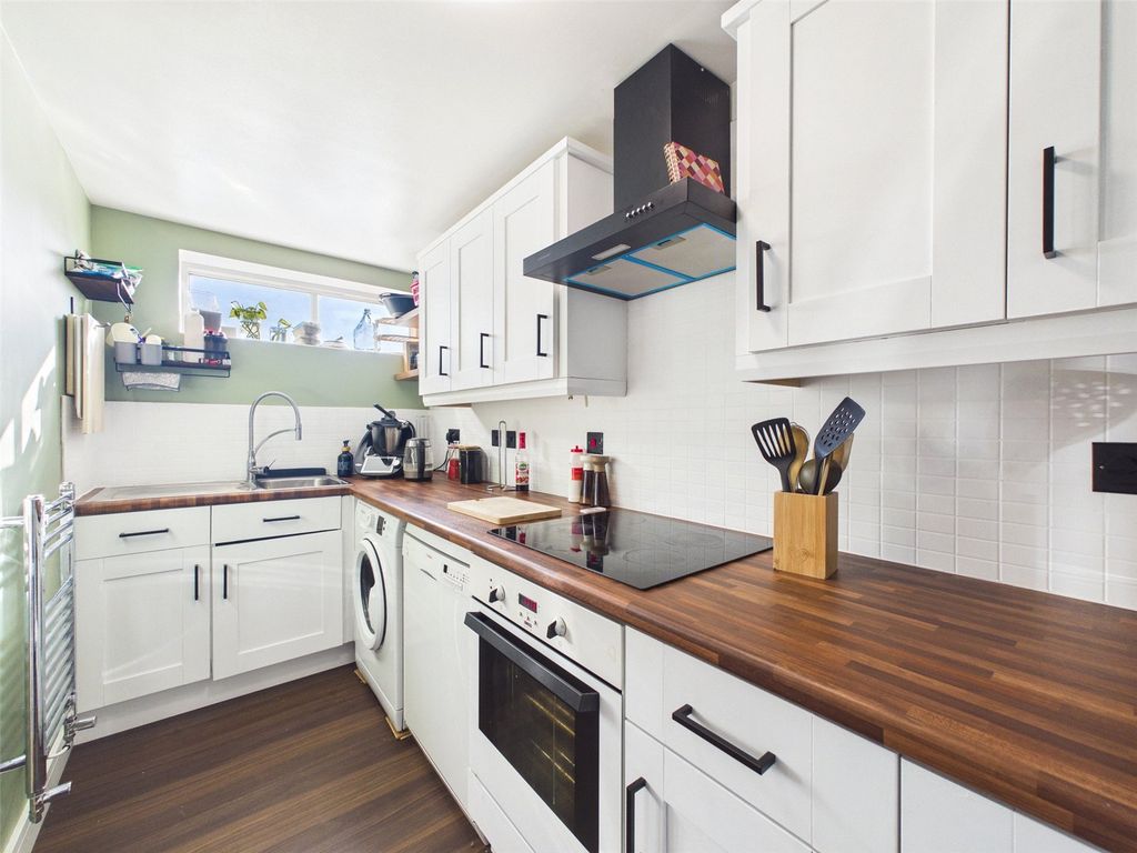 Property photo 3 of 11 Picture No. 13