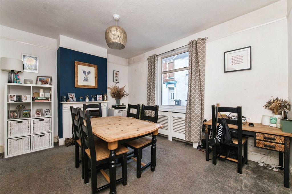 Property photo 2 of 18 Picture No. 01