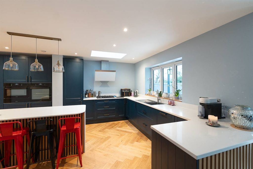 Property photo 2 of 41