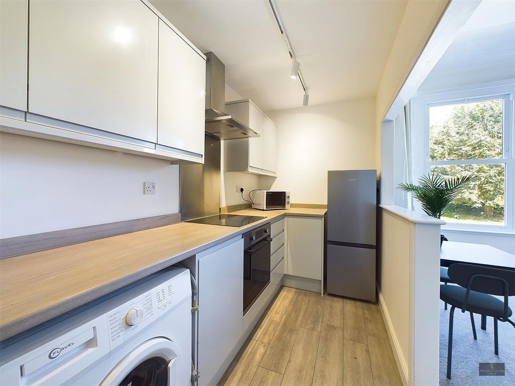 Property photo 2 of 10 Cam02887G0-Pr0291-Still007.Jpg