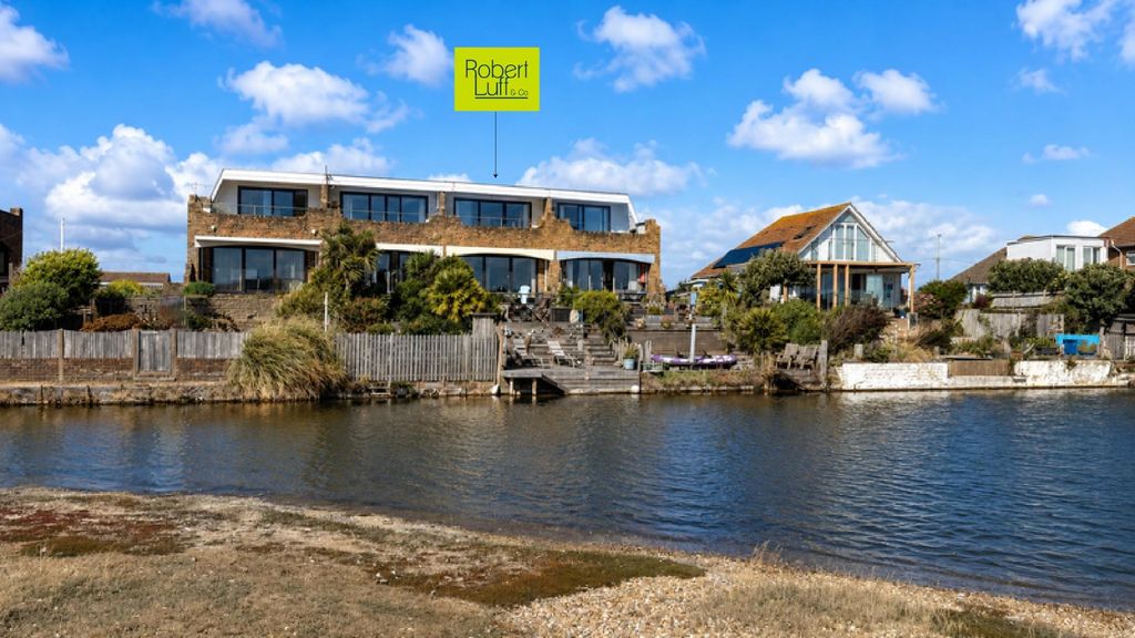 Property photo 1 of 26 Lakeside Front Shot.Jpg