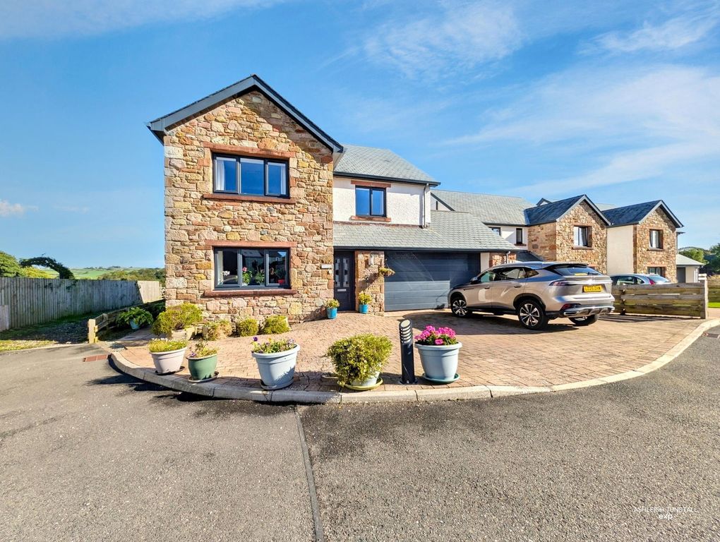 Property photo 1 of 33