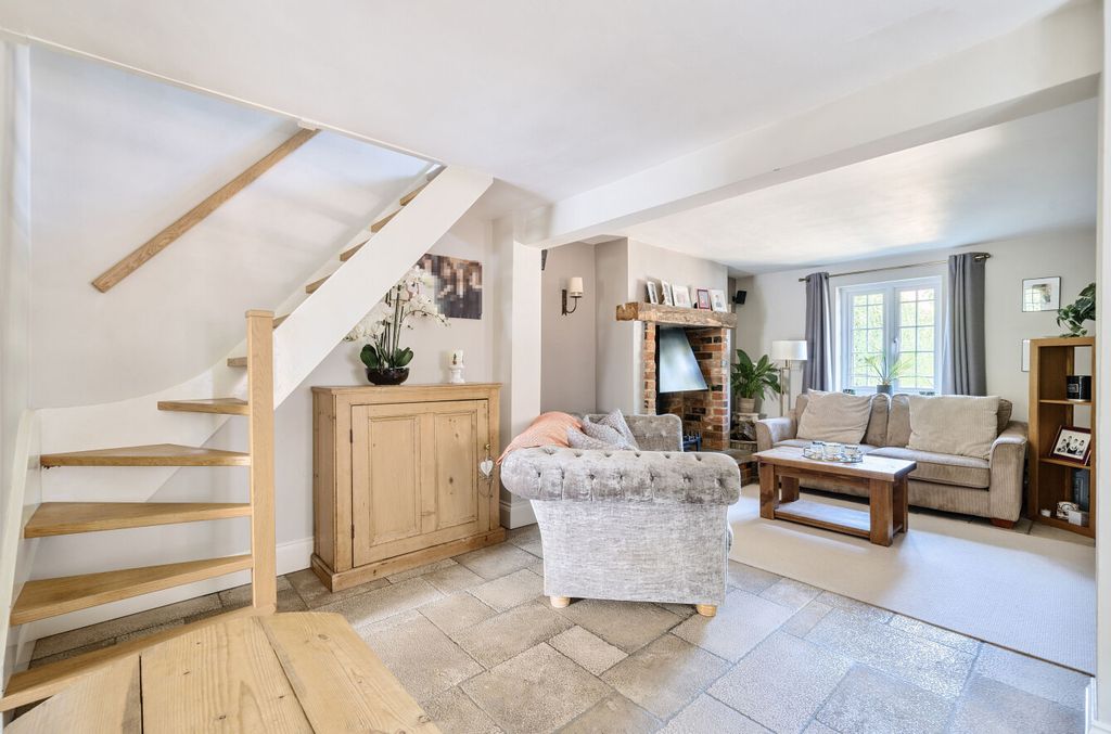 Property photo 2 of 23 1311800-22-6853ee...