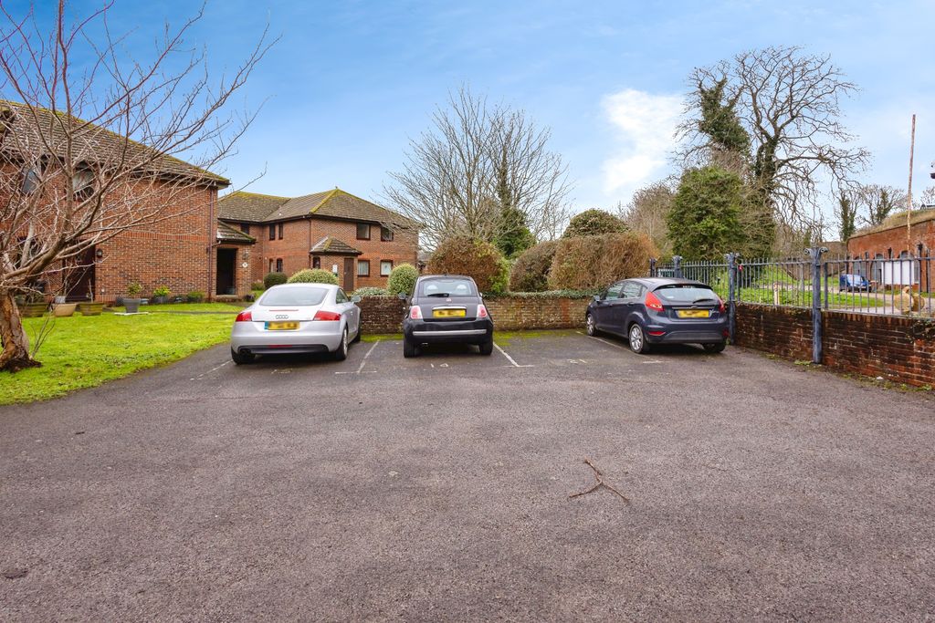 Property photo 3 of 20