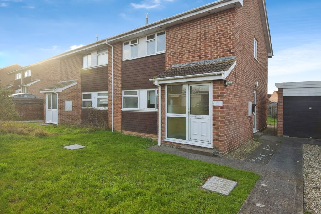 Property photo 1 of 6 Front