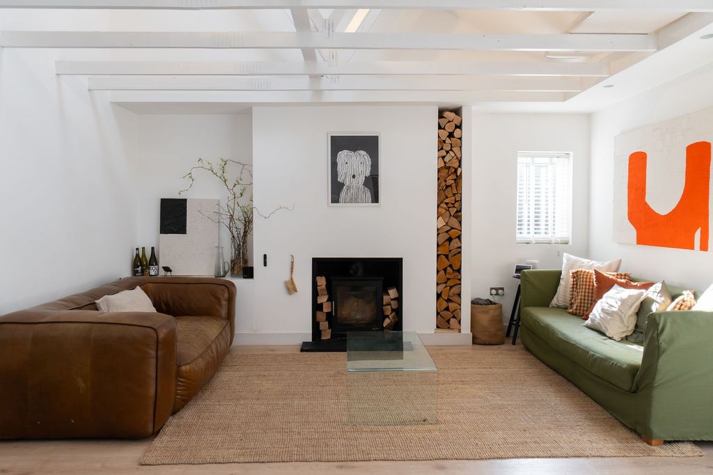 Property photo 1 of 44