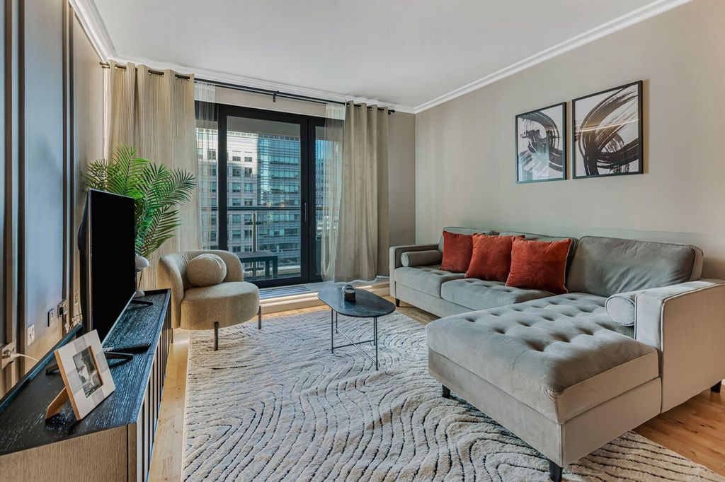 Property photo 1 of 14 Living Room