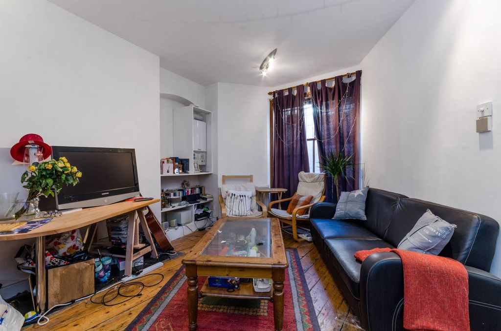 Property photo 2 of 6