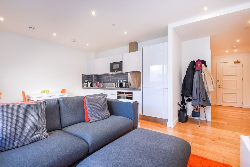 Property photo 2 of 11 Reception