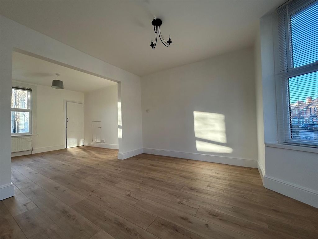 Property photo 3 of 10 5.Jpg