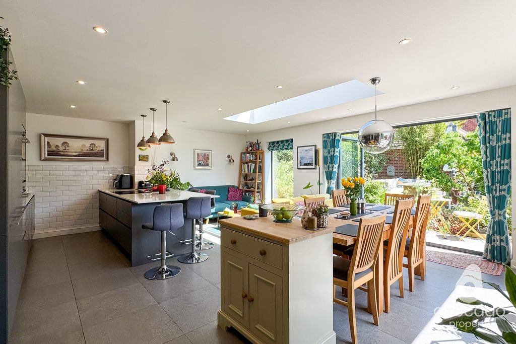 Property photo 1 of 33 5223941