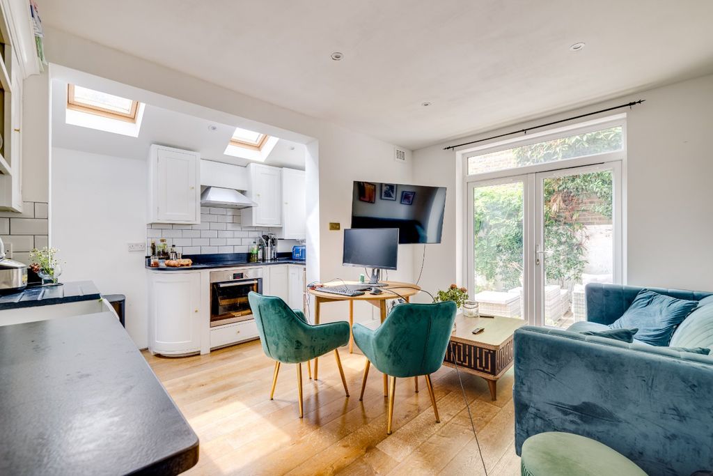 Property photo 1 of 6