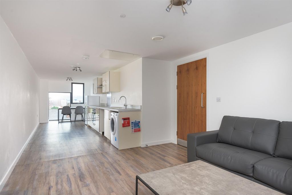 Property photo 3 of 11 Untitled (3 Of 8).Jpg