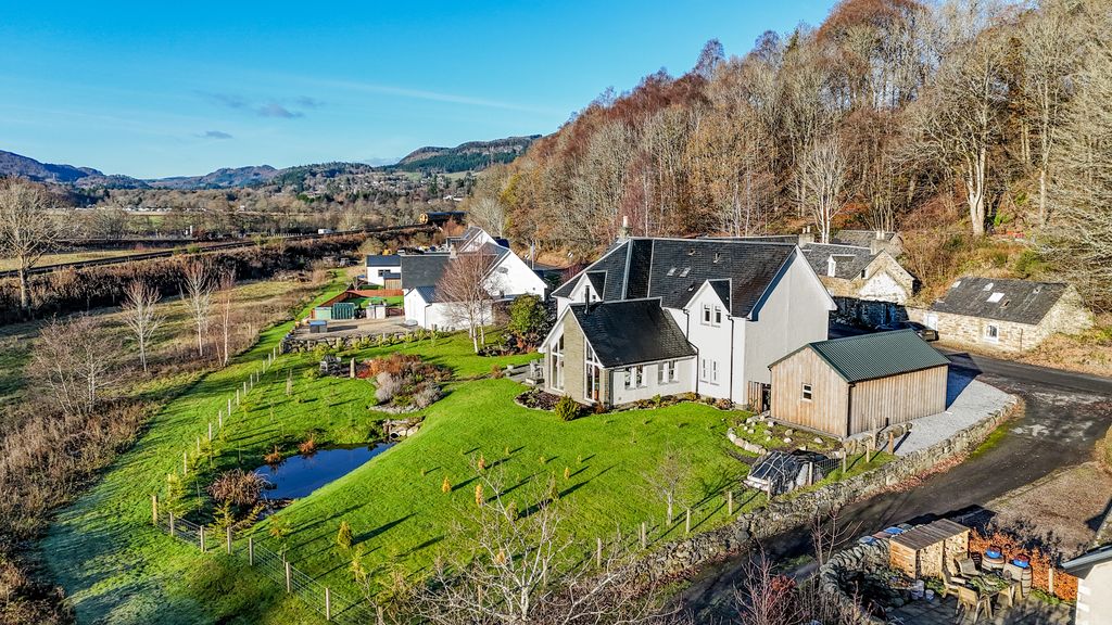 Property photo 1 of 53