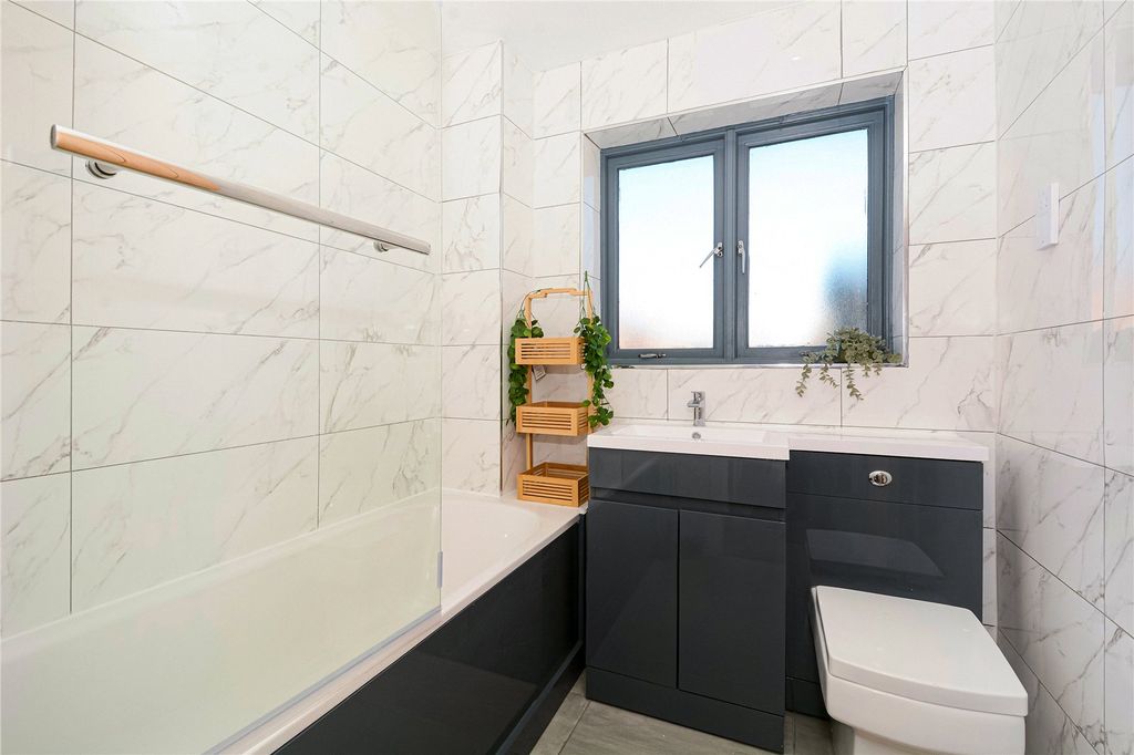 Property photo 3 of 13 Picture No. 14