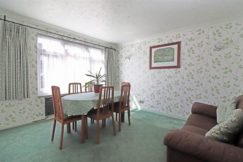 Property photo 2 of 24