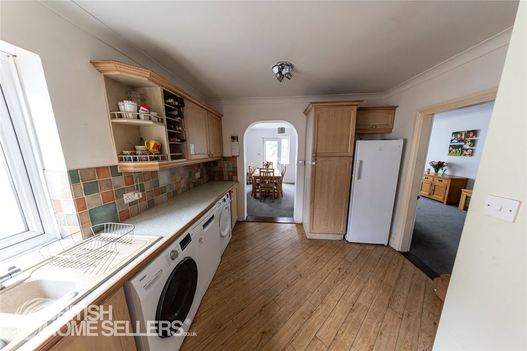 Property photo 3 of 31 Picture No. 19