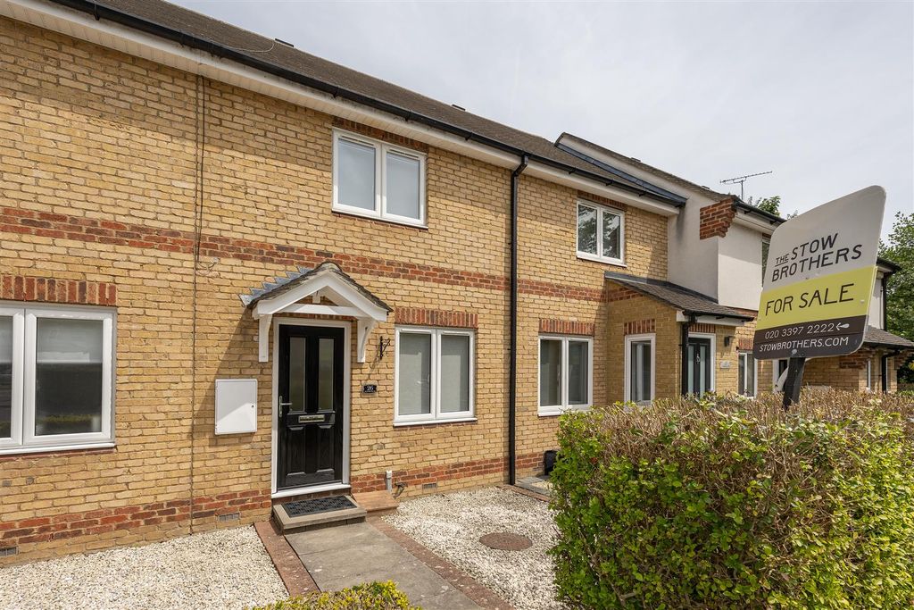 Property photo 1 of 20 Victory Road, E11