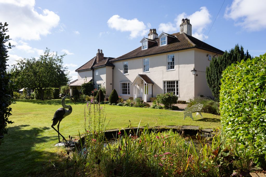 Property photo 1 of 24 Front External