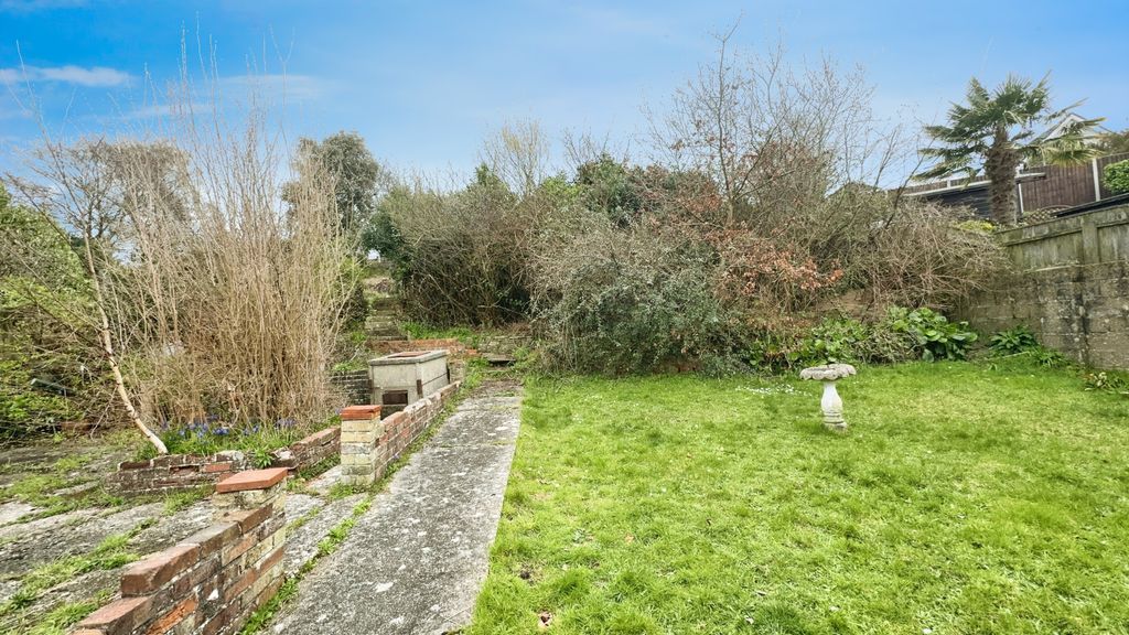 Property photo 3 of 15 Garden