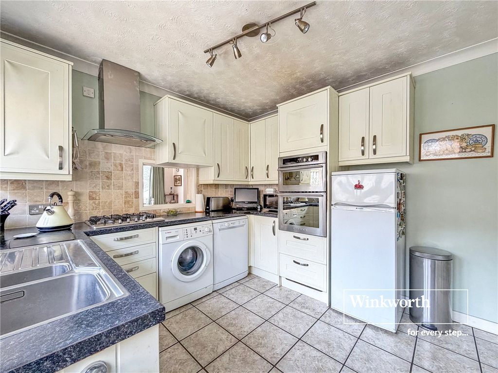 Property photo 3 of 17 Picture No. 12