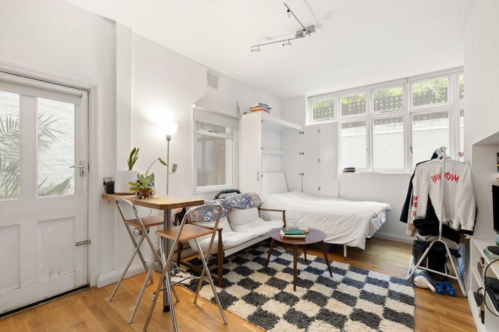 Property photo 3 of 7