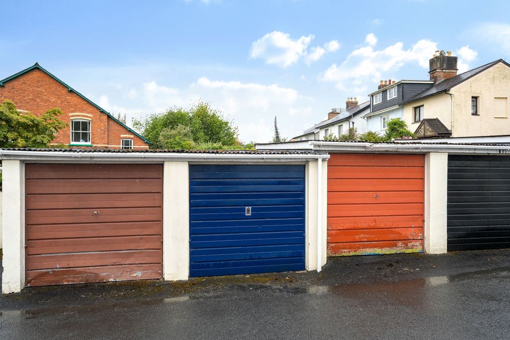 Additional image 18 of 2 bed flat for salePortland Court, Victoria Road, Barnstaple, Devon EX32