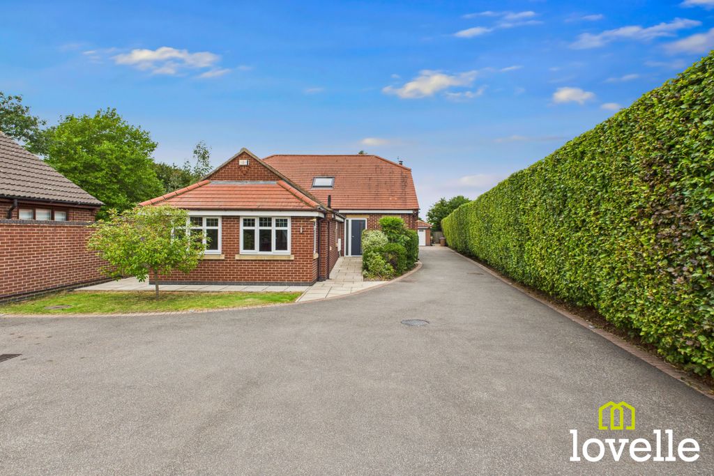 Property photo 2 of 37