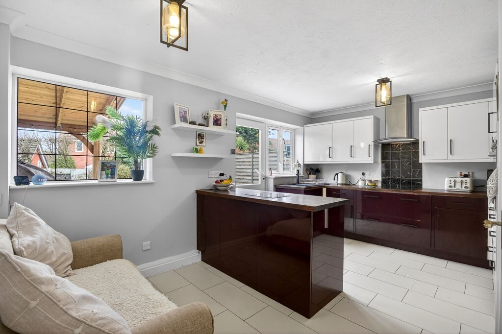 Property photo 3 of 21 Kitchen/Breakfast Room