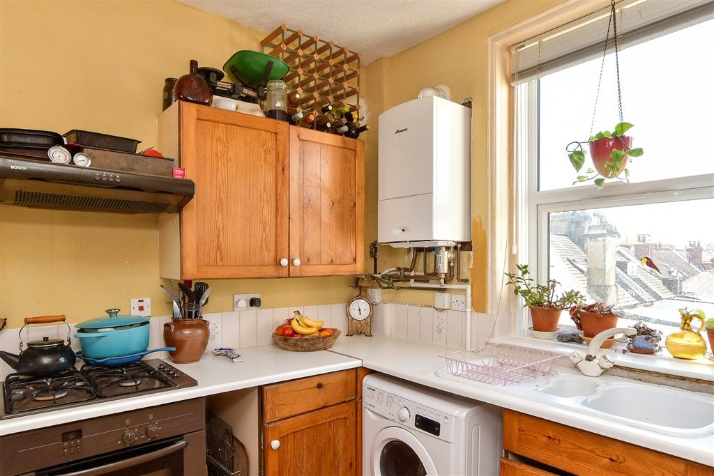 Property photo 1 of 8 Kitchen