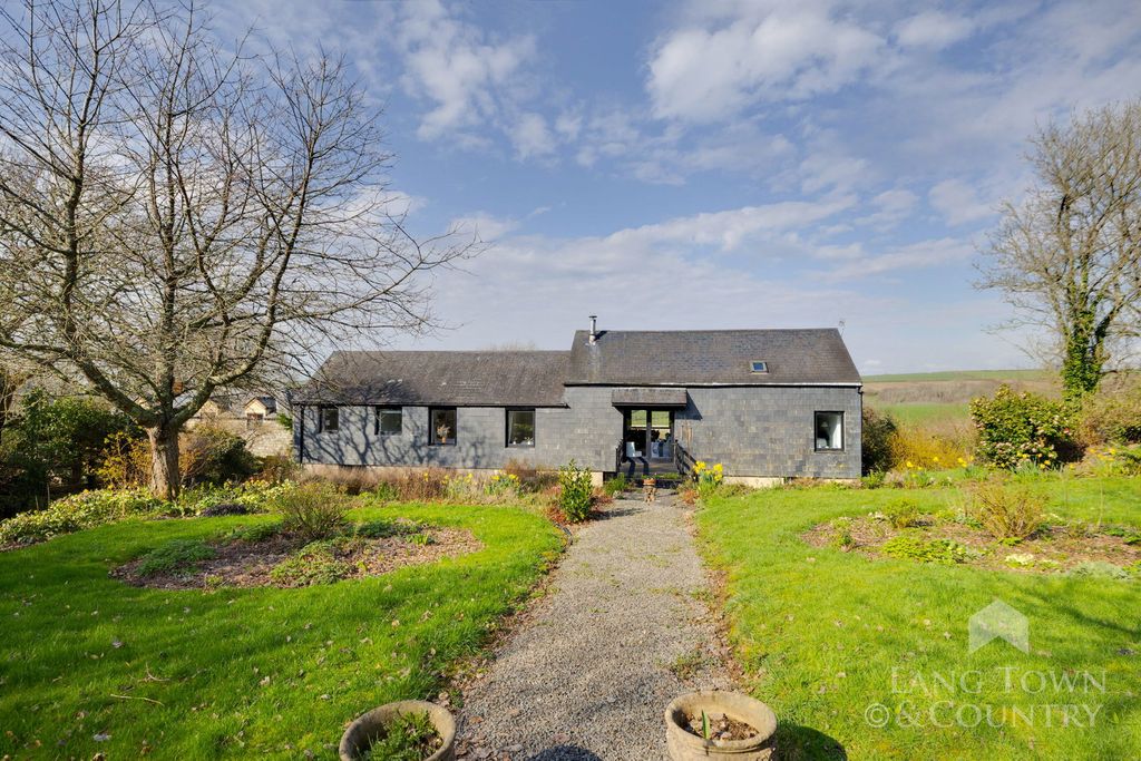 Property photo 2 of 41