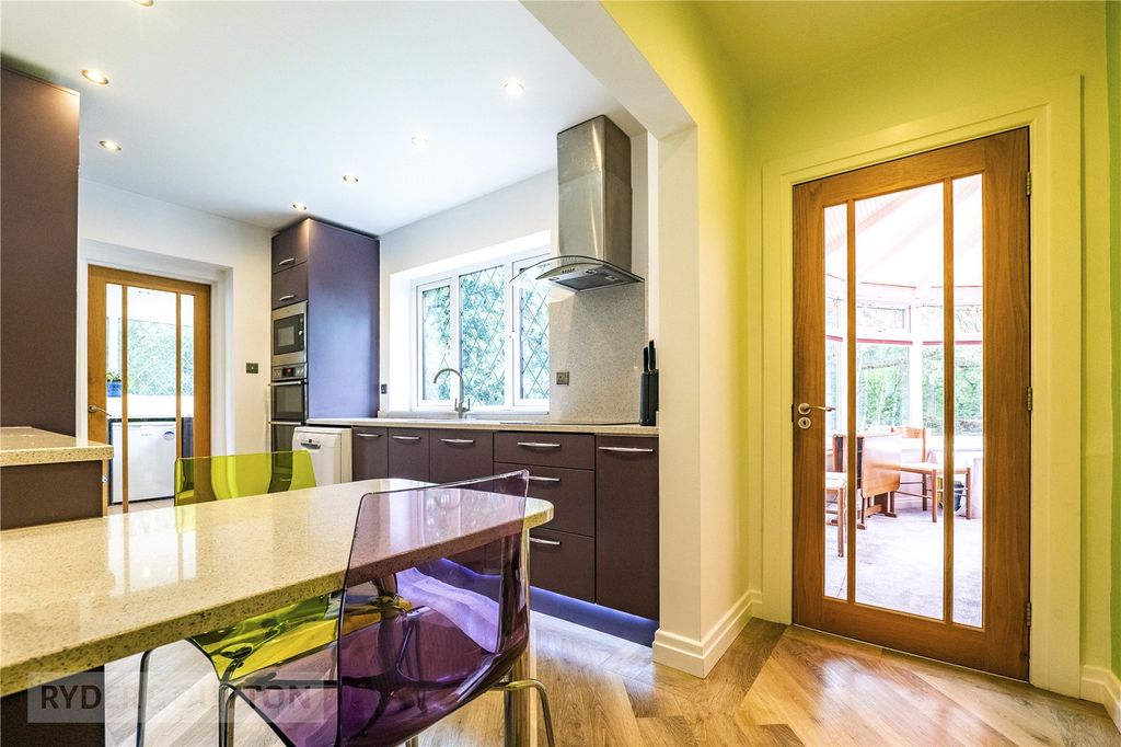 Property photo 2 of 21 Picture No. 44