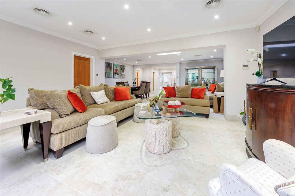 Property photo 2 of 28 Picture No. 17